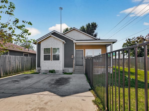 3802 Rebecca Street, Houston TX 77021