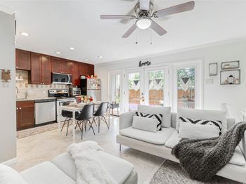 3928 W Alabama Street