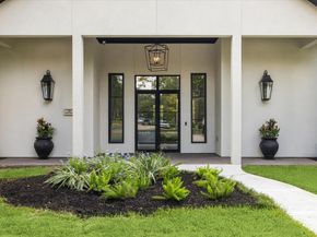 11 River Circle, Houston TX 77063