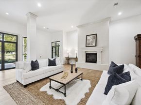 11 River Circle, Houston TX 77063