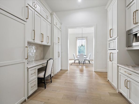 11 River Circle, Houston TX 77063