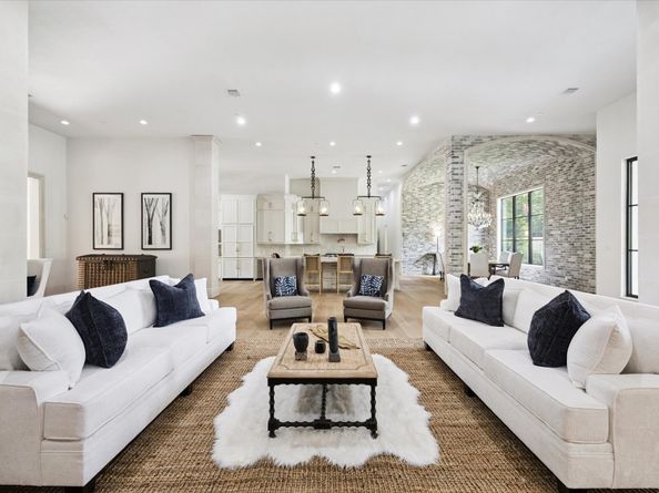 11 River Circle, Houston TX 77063