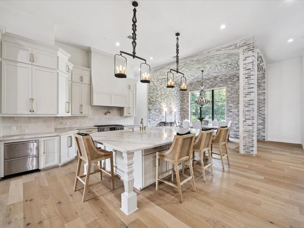 11 River Circle, Houston TX 77063