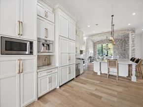 11 River Circle, Houston TX 77063