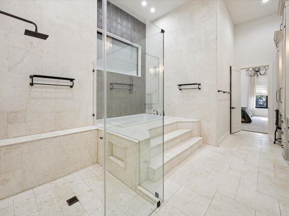 11 River Circle, Houston TX 77063