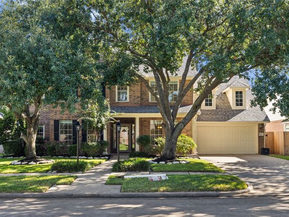 8410 Castle Pond Court, Houston TX 77095