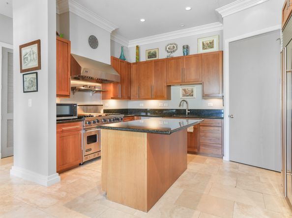 3388 Sage Road 2102, Houston TX 77056