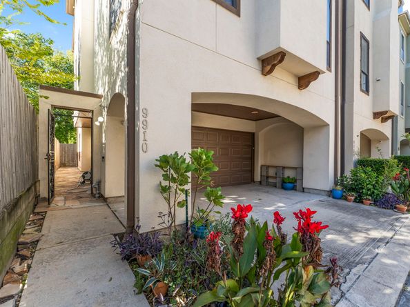9910 Orchard Court, Houston TX 77054