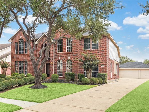 1823 Misty Oaks Lane, Sugar Land TX 77479