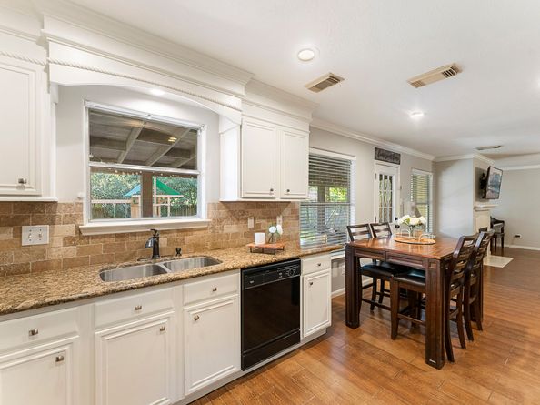 12145 La Salle Oaks, Conroe TX 77304