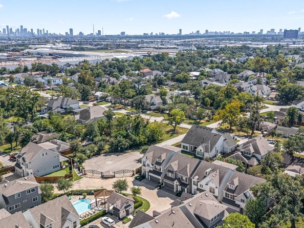 1724 Leilani Drive, Houston TX 77055