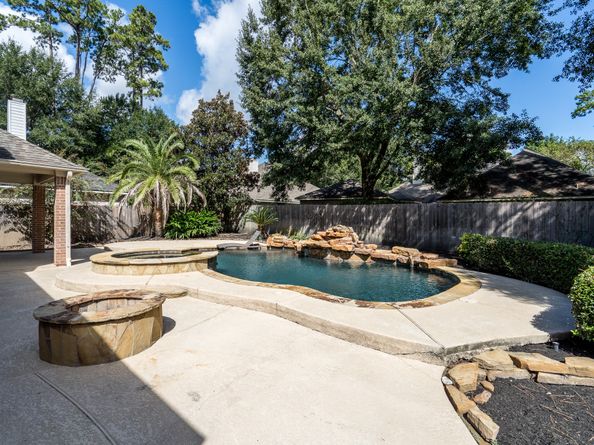 1314 Pine Brook, Tomball TX 77375