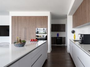 5104 Caroline Street 702, Houston TX 77004