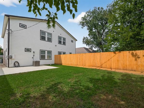 5027 Willow Glen Drive AB, Houston TX 77033