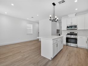 5027 Willow Glen Drive AB, Houston TX 77033