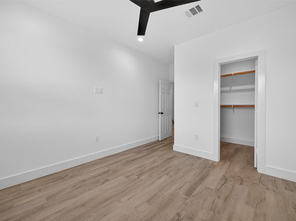 5027 Willow Glen Drive AB, Houston TX 77033