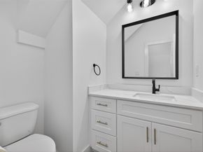 5027 Willow Glen Drive AB, Houston TX 77033