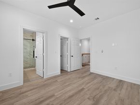 5027 Willow Glen Drive AB, Houston TX 77033