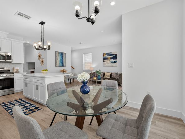 5027 Willow Glen Drive AB, Houston TX 77033