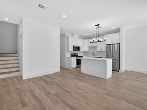 5027 Willow Glen Drive AB, Houston TX 77033