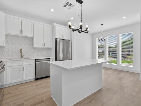 5027 Willow Glen Drive AB, Houston TX 77033