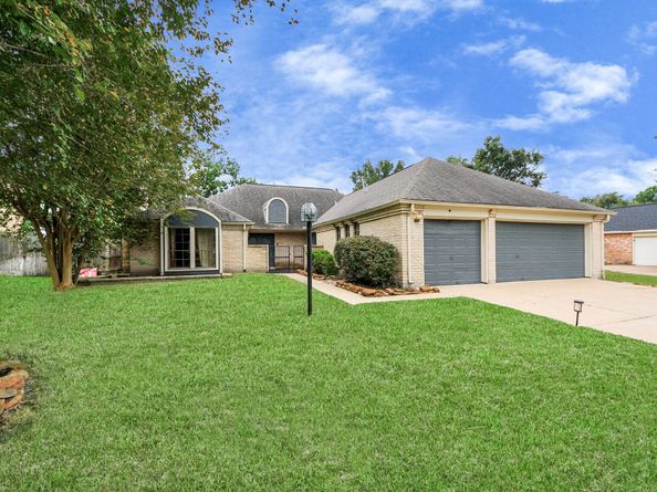 902 Rolling Mill Drive, Sugar Land TX 77498
