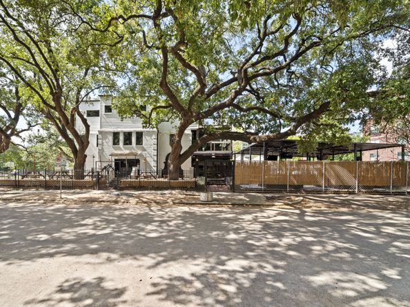 1916 Baldwin, Houston TX 77002