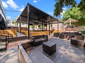 1916 Baldwin, Houston TX 77002