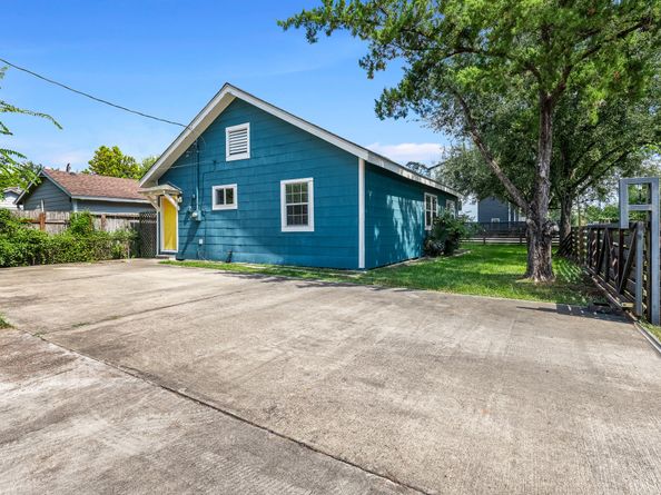 4401 Hain Street, Houston TX 77009