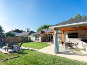 16039 Surrey Woods Drive, Friendswood TX 77546