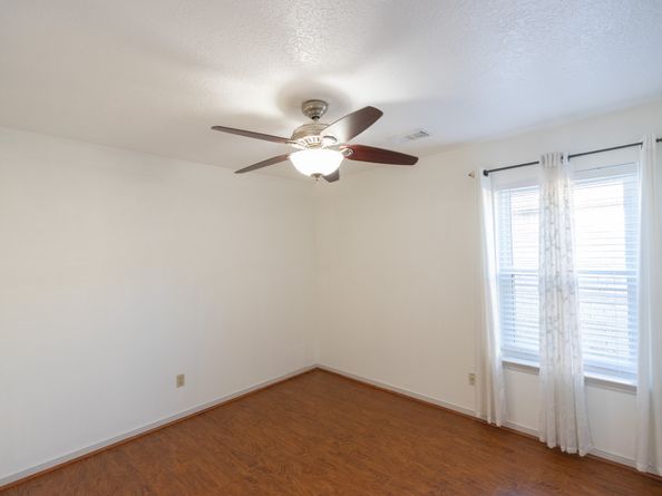 16039 Surrey Woods Drive, Friendswood TX 77546