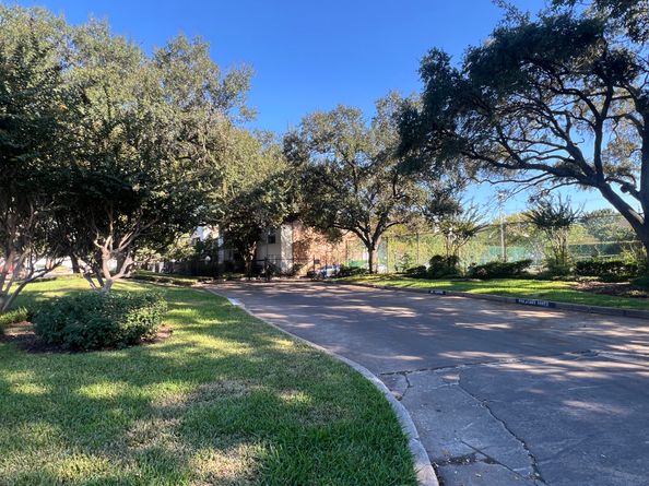 10047 Westpark Drive 46, Houston TX 77042