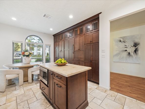 11 Amber Sky Place, The Woodlands TX 77381