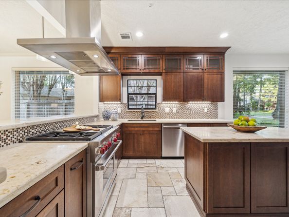 11 Amber Sky Place, The Woodlands TX 77381