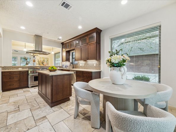 11 Amber Sky Place, The Woodlands TX 77381