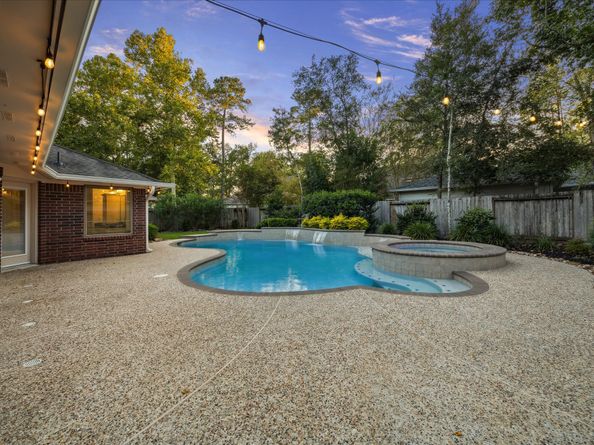 11 Amber Sky Place, The Woodlands TX 77381