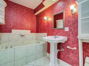 5701 Winsome Lane 2, Houston TX 77057