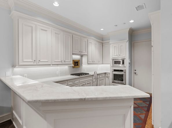 5823 Augusta Court, Houston TX 77057