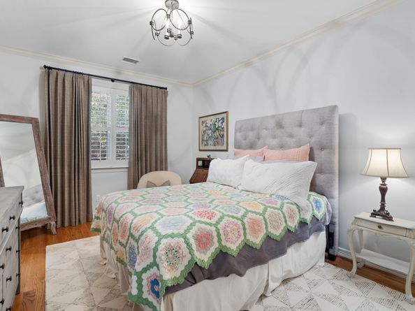 5823 Augusta Court, Houston TX 77057