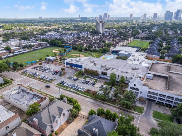 5823 Augusta Court, Houston TX 77057