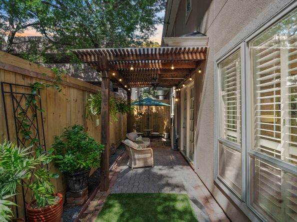 5823 Augusta Court, Houston TX 77057