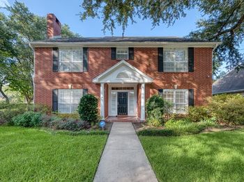 3403 Driftwood Court