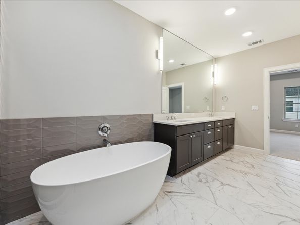 804 Glowing Dawn Drive, Houston TX 77018