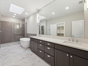 804 Glowing Dawn Drive, Houston TX 77018