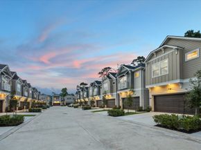 804 Glowing Dawn Drive, Houston TX 77018