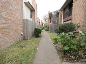 10912 Gulf Freeway 22, Houston TX 77034