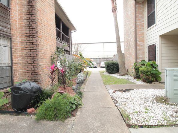 10912 Gulf Freeway 22, Houston TX 77034