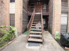 10912 Gulf Freeway 22, Houston TX 77034