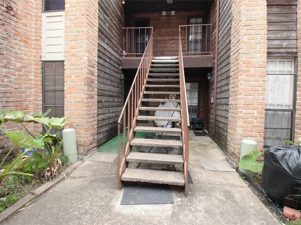 10912 Gulf Freeway 22, Houston TX 77034