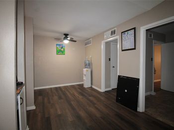 10912 Gulf Freeway